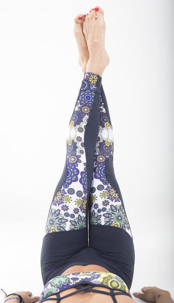 The best leggings for Yoga or Workout, with amazing mandalas printed, by Free Flying Fish. Yoga Clothes, Printed Leggings, Print Leggings, Yoga Pants, Yoga for Women, Active Clothing, Women Workout, Workout for Women, Fly Wear, Best Leggings, activewear